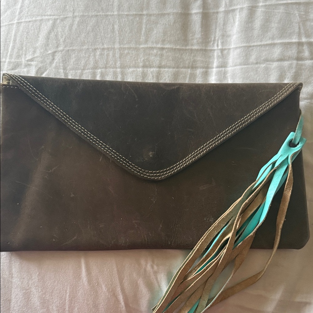 Genuine Leather
Brown Clutch Boho
Tassel Envelope
Style Wristlet